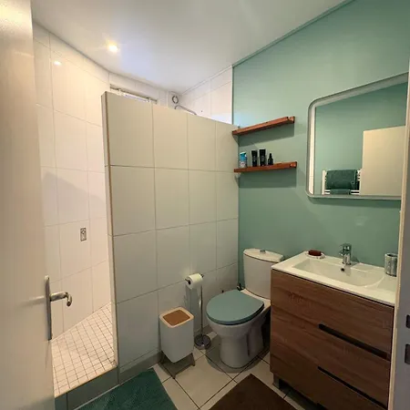Moderne & Spacieux - 5 Min De La Apartament *